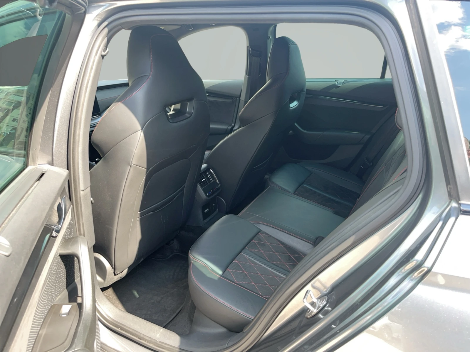 Skoda Octavia 2.0 TSI 7DSG RS, снимка 12 - Автомобили и джипове - 55575912