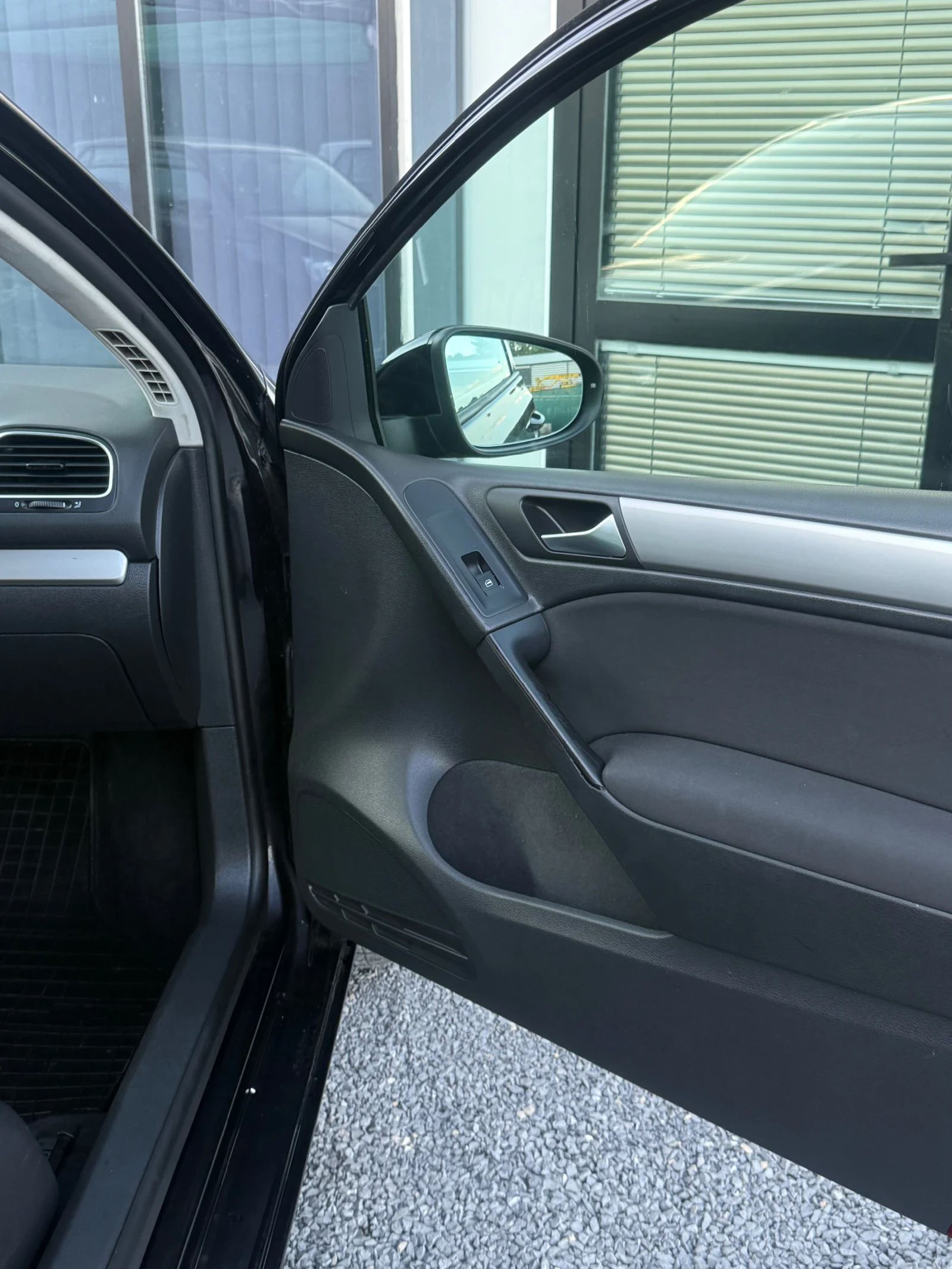 VW Golf 1.4i, снимка 9 - Автомобили и джипове - 55848572