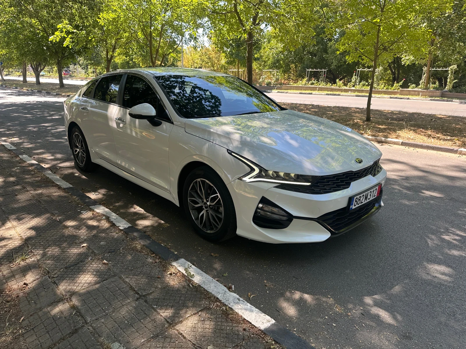 Kia K5 Автомат | КОЖА | ВНОС ОТ ЮЖНА КОРЕА, снимка 2 - Автомобили и джипове - 55996909