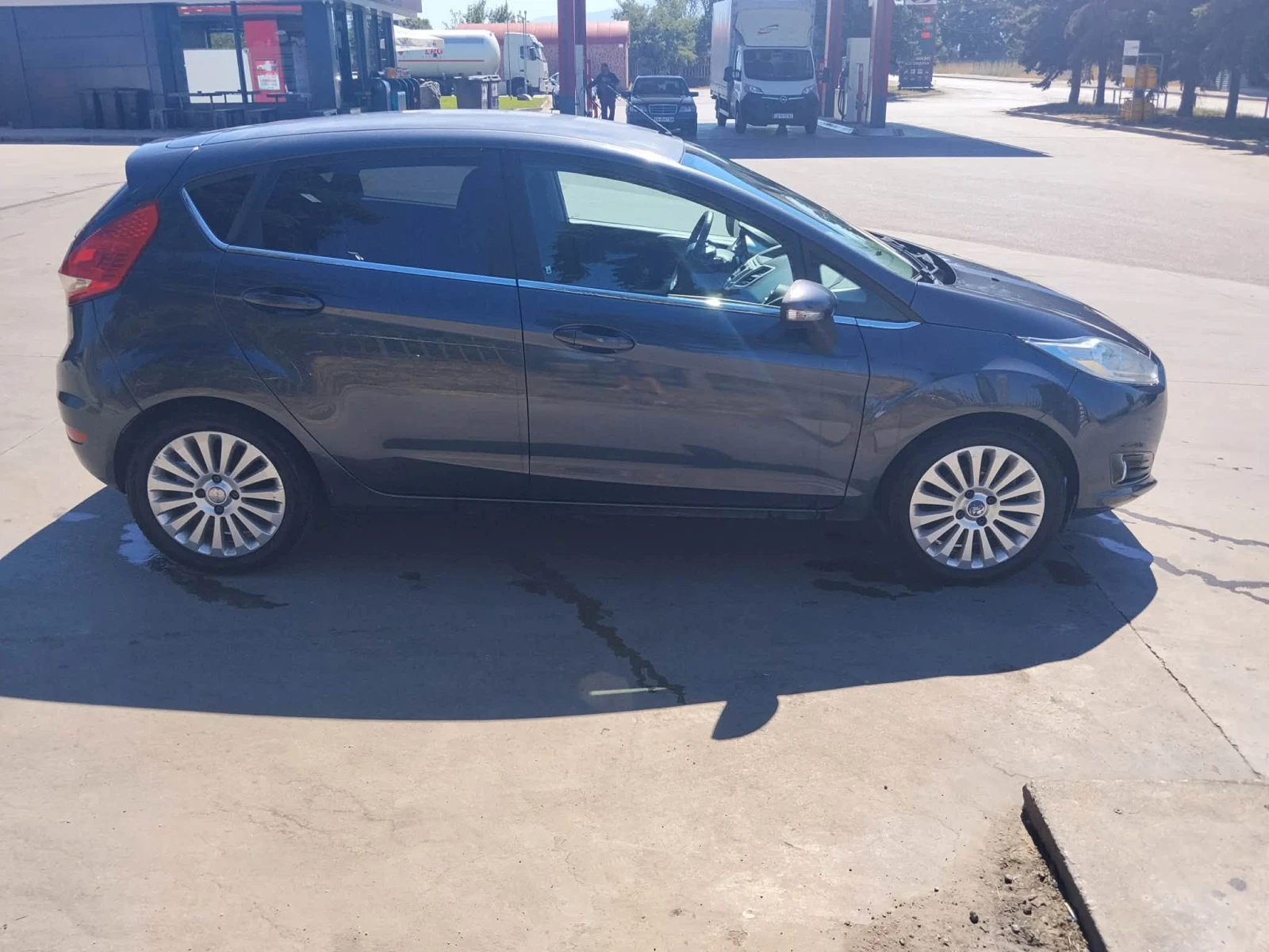 Ford Fiesta, снимка 6 - Автомобили и джипове - 56076377