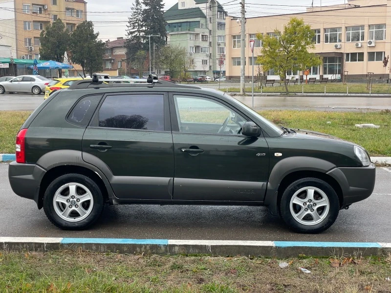 Hyundai Tucson 2.0CRDi 4x4, снимка 4 - Автомобили и джипове - 43141776