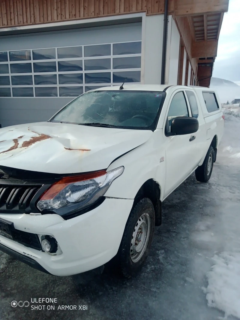 Mitsubishi L200 2.4D-ID, снимка 3 - Автомобили и джипове - 47458453