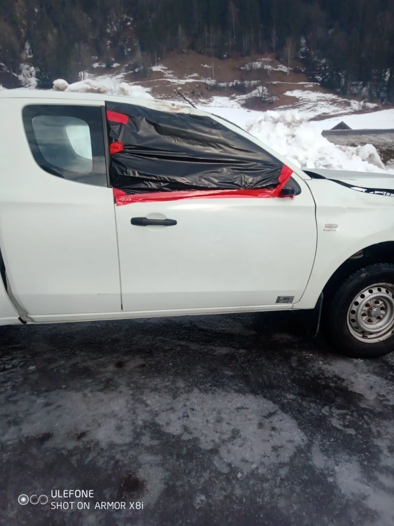 Mitsubishi L200 2.4D-ID, снимка 5 - Автомобили и джипове - 47458453