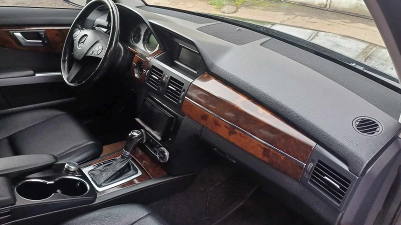 Mercedes-Benz GLK 350, снимка 8 - Автомобили и джипове - 52597993