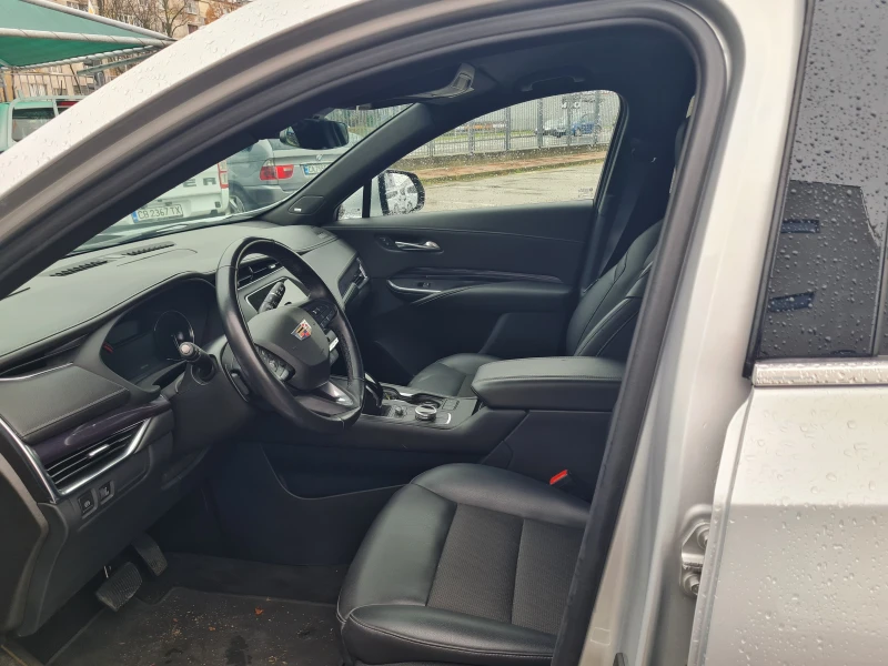 Cadillac XT4 350t, снимка 8 - Автомобили и джипове - 52560969
