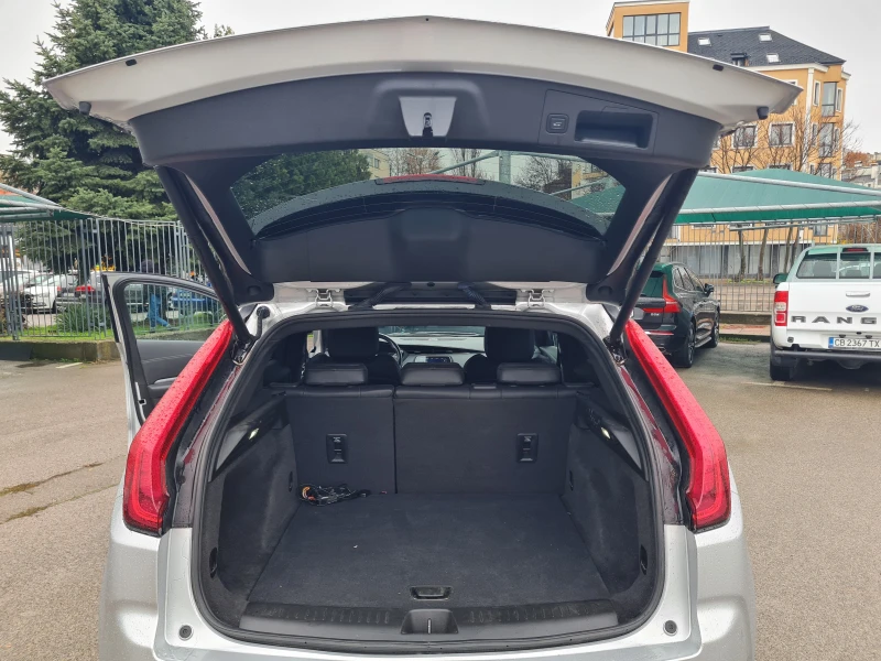 Cadillac XT4 350t, снимка 14 - Автомобили и джипове - 52560969