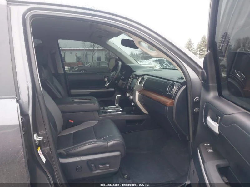 Toyota Tundra 5.7l Limited 5.7L V8, снимка 5 - Автомобили и джипове - 53169182