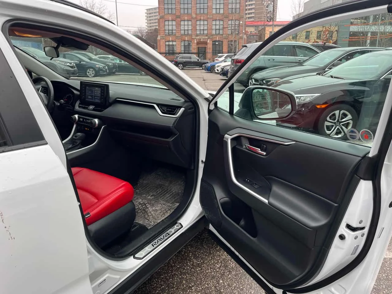 Toyota Rav4 * XLE * CARFAX * ЦЕНА ДО БГ, снимка 11 - Автомобили и джипове - 53741137