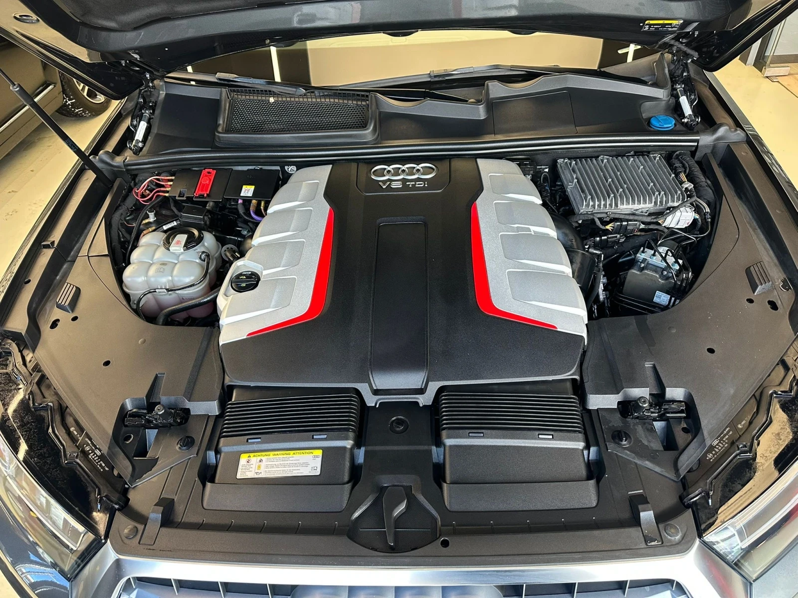 Audi SQ7 V8T 98000 КМ ГОТОВ ЛИЗИНГ, снимка 16 - Автомобили и джипове - 54088793