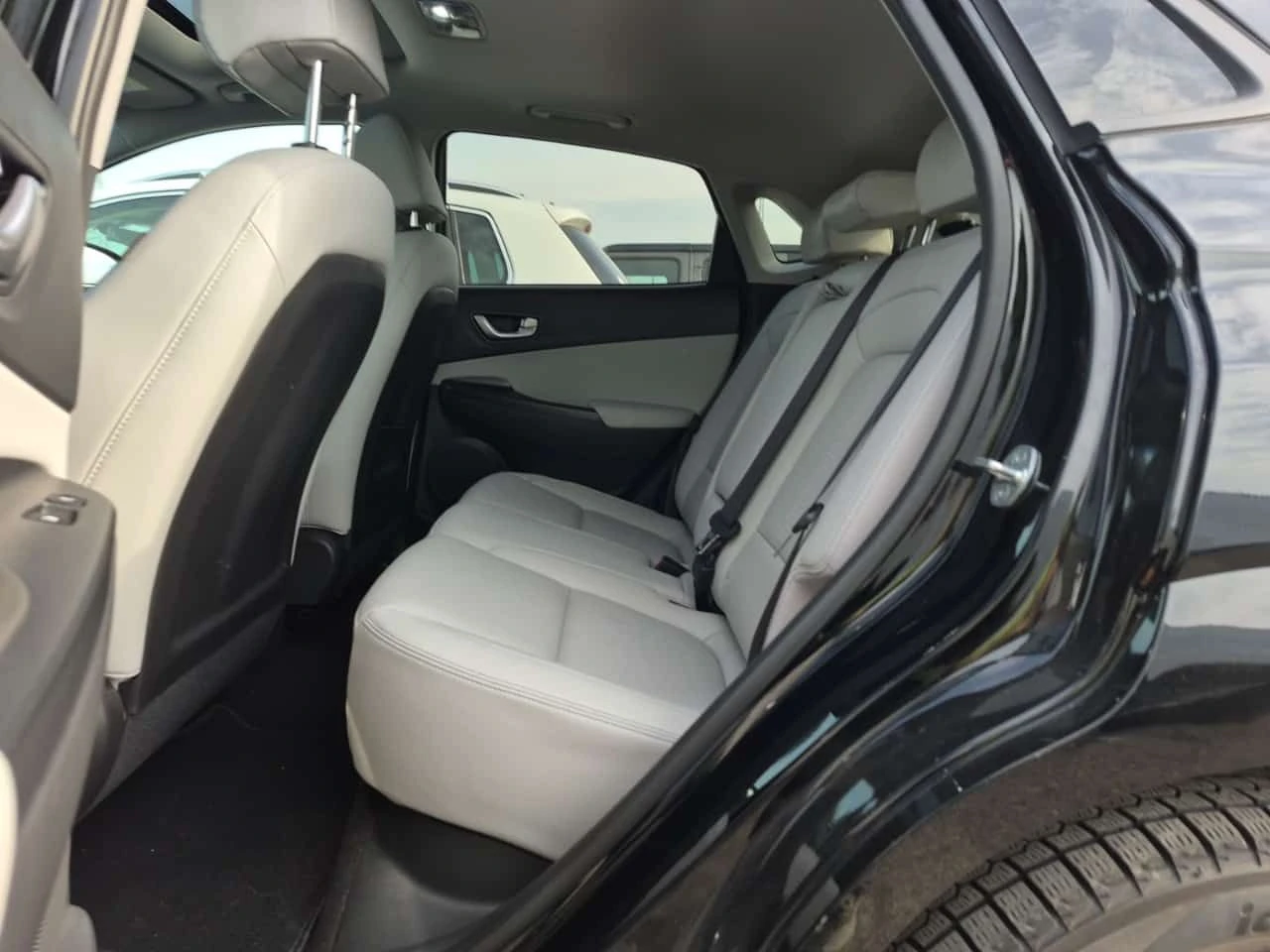 Hyundai Kona ULTIMATE/КАМЕРА/ОБДУХВАНЕ/АВТОКРЕДИТ, снимка 12 - Автомобили и джипове - 54906768