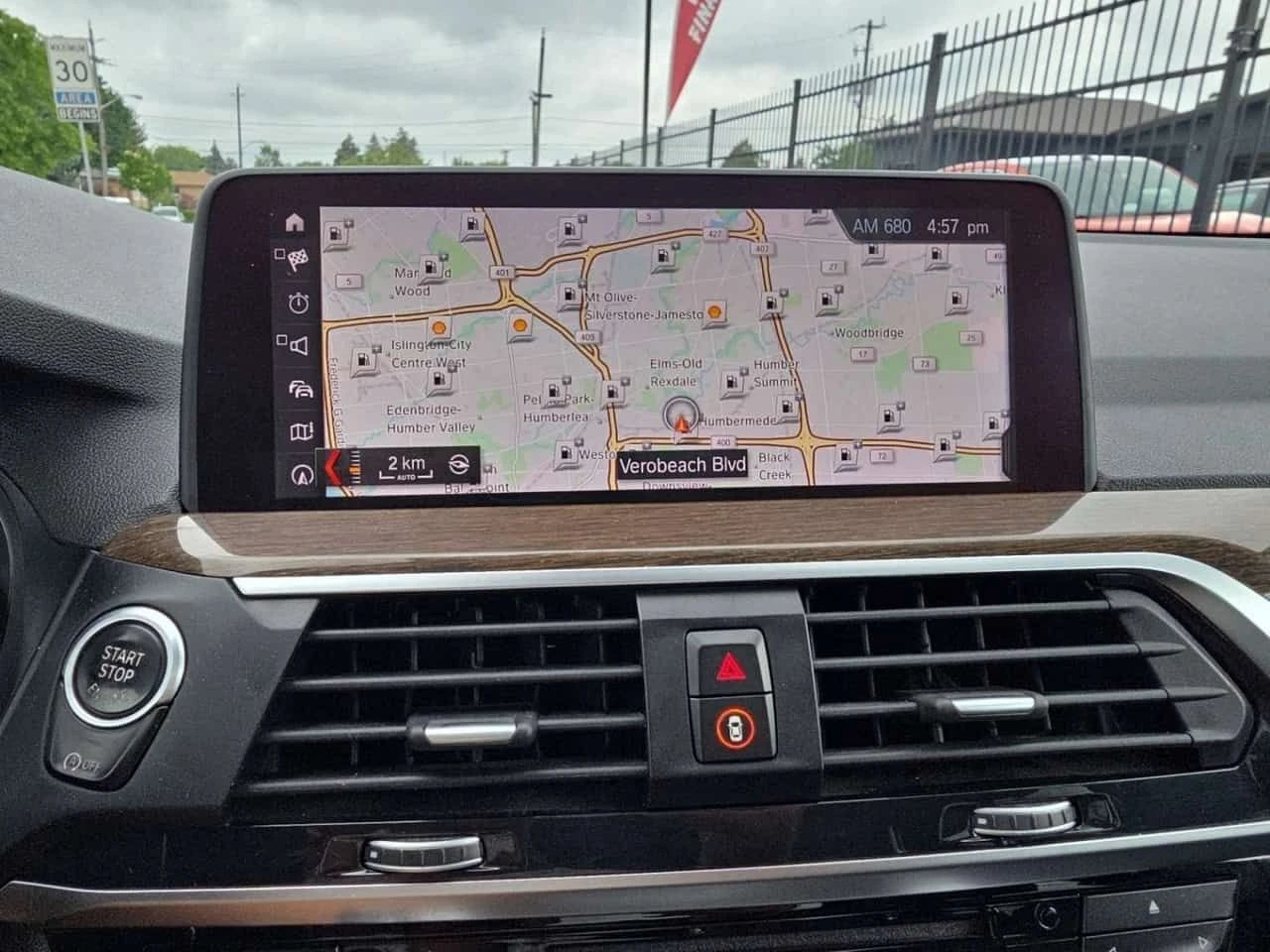 BMW X3 * XDrive30i * NO ACCIDENTS / CARPLAY / DRIVER ASSI, снимка 13 - Автомобили и джипове - 55152488