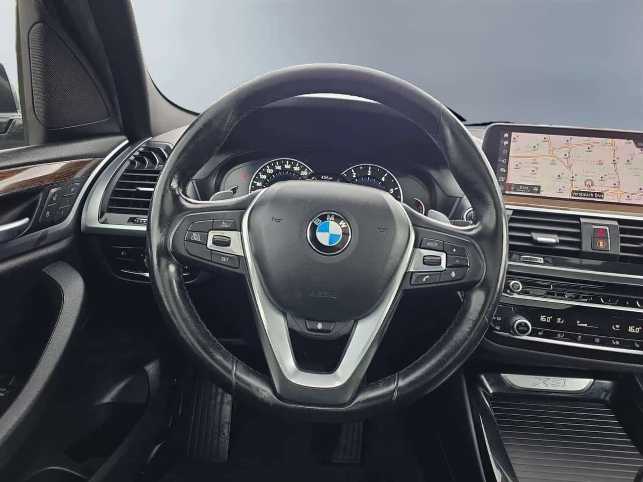 BMW X3 * XDrive30i * NO ACCIDENTS / CARPLAY / DRIVER ASSI, снимка 9 - Автомобили и джипове - 55152488