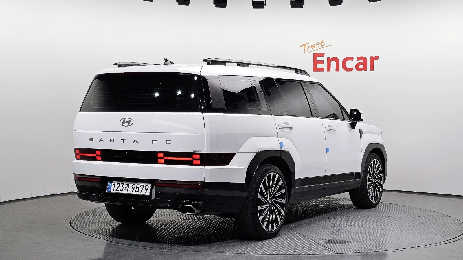 Hyundai Santa fe 2.5T Calligraphy* ЕЛ. БАГАЖНИК* МАСАЖ* КРАЙНА ЦЕНА, снимка 2 - Автомобили и джипове - 55451988