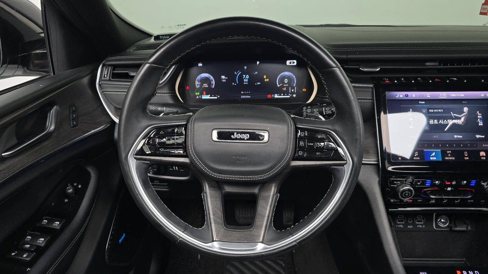 Jeep Grand cherokee L / OVERLAND / 3.6 / DISTRONIC / ОБДУХ / 360КАМЕРА, снимка 13 - Автомобили и джипове - 55526028