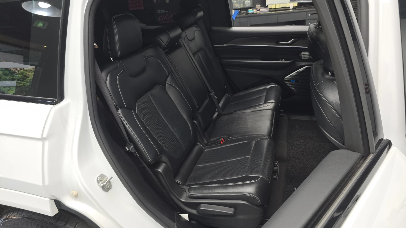 Jeep Grand cherokee L / OVERLAND / 3.6 / DISTRONIC / ОБДУХ / 360КАМЕРА, снимка 12 - Автомобили и джипове - 55526028