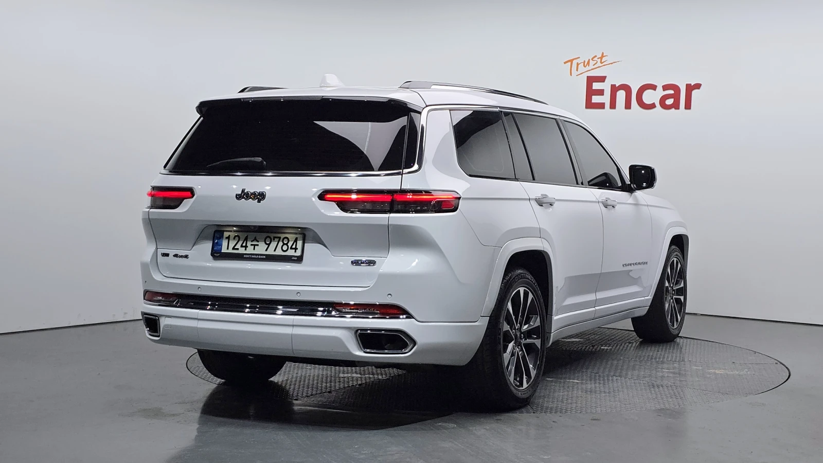 Jeep Grand cherokee L / OVERLAND / 3.6 / DISTRONIC / ОБДУХ / 360КАМЕРА, снимка 2 - Автомобили и джипове - 55526028