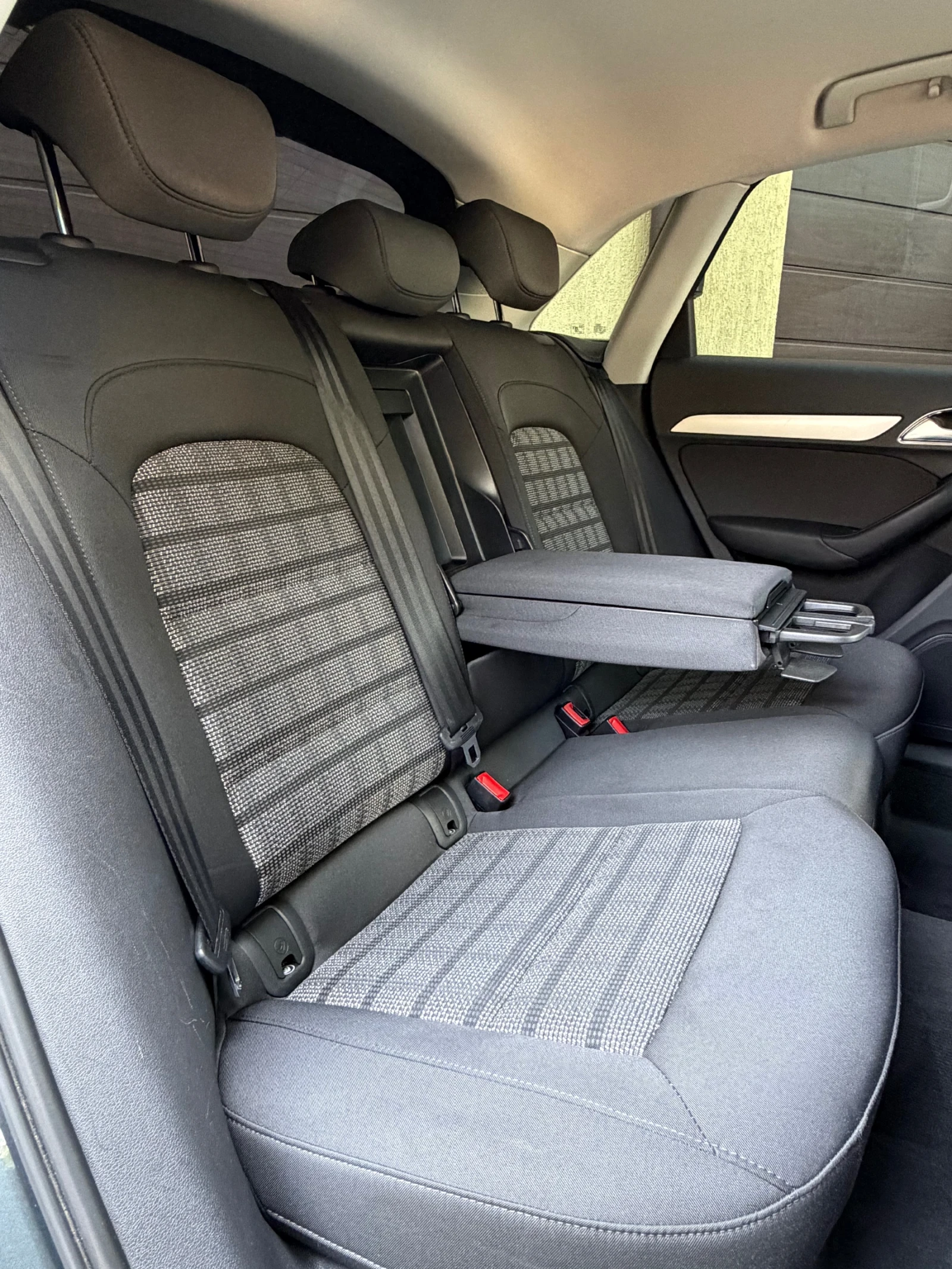 Audi Q3 2.0TDI/4x4, снимка 10 - Автомобили и джипове - 55790880