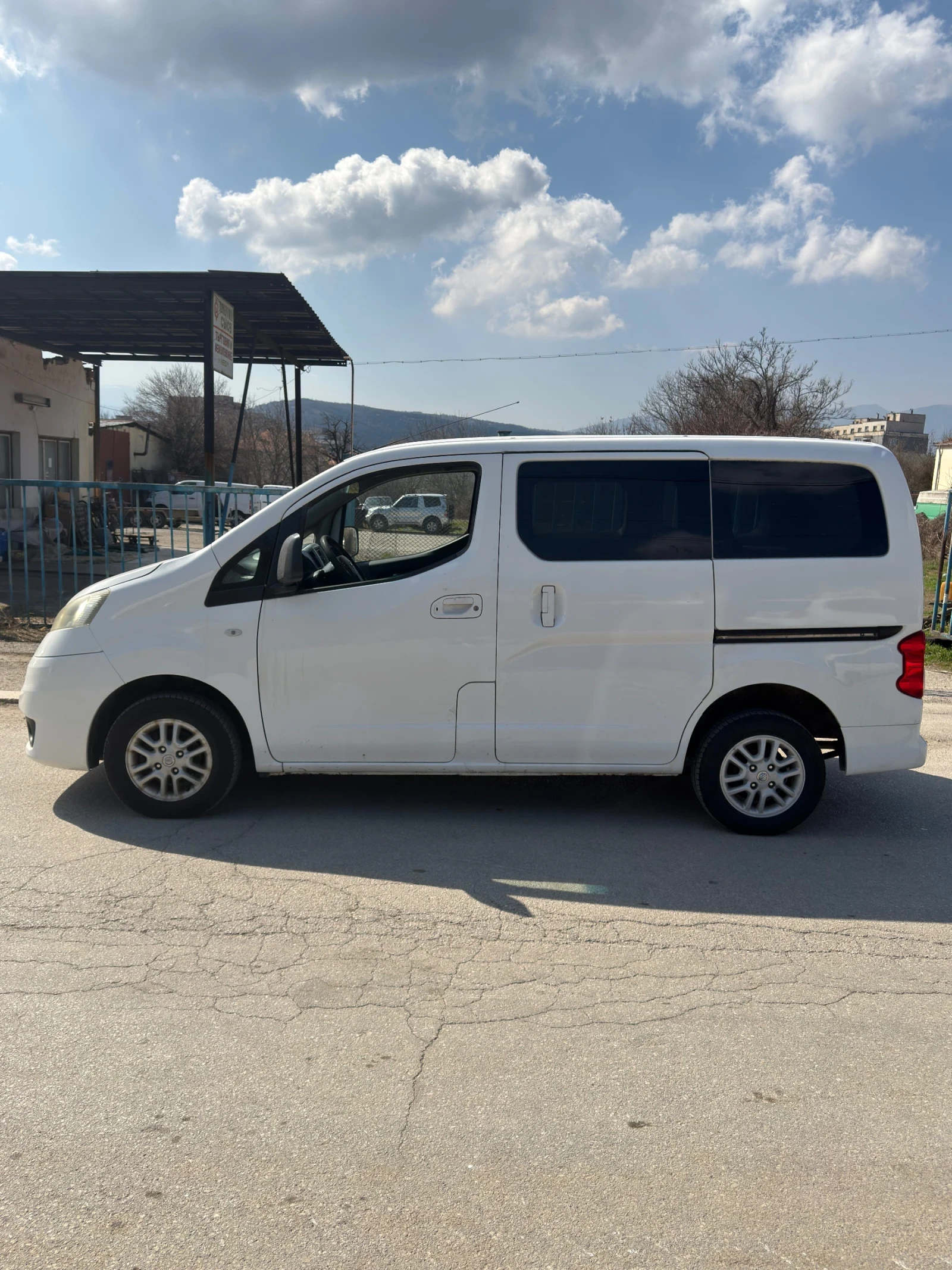 Nissan NV200 1.5dci , снимка 4 - Бусове и автобуси - 53846537