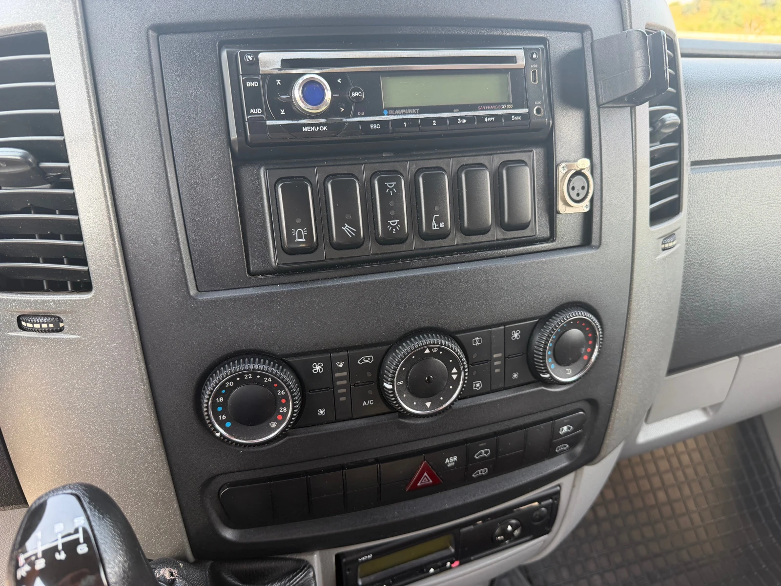 Mercedes-Benz Sprinter 516 4x4 14 Местен /Климатик/, снимка 14 - Бусове и автобуси - 55900073