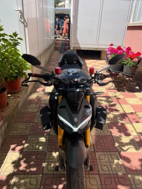     Ducati Streetfighter V4 S