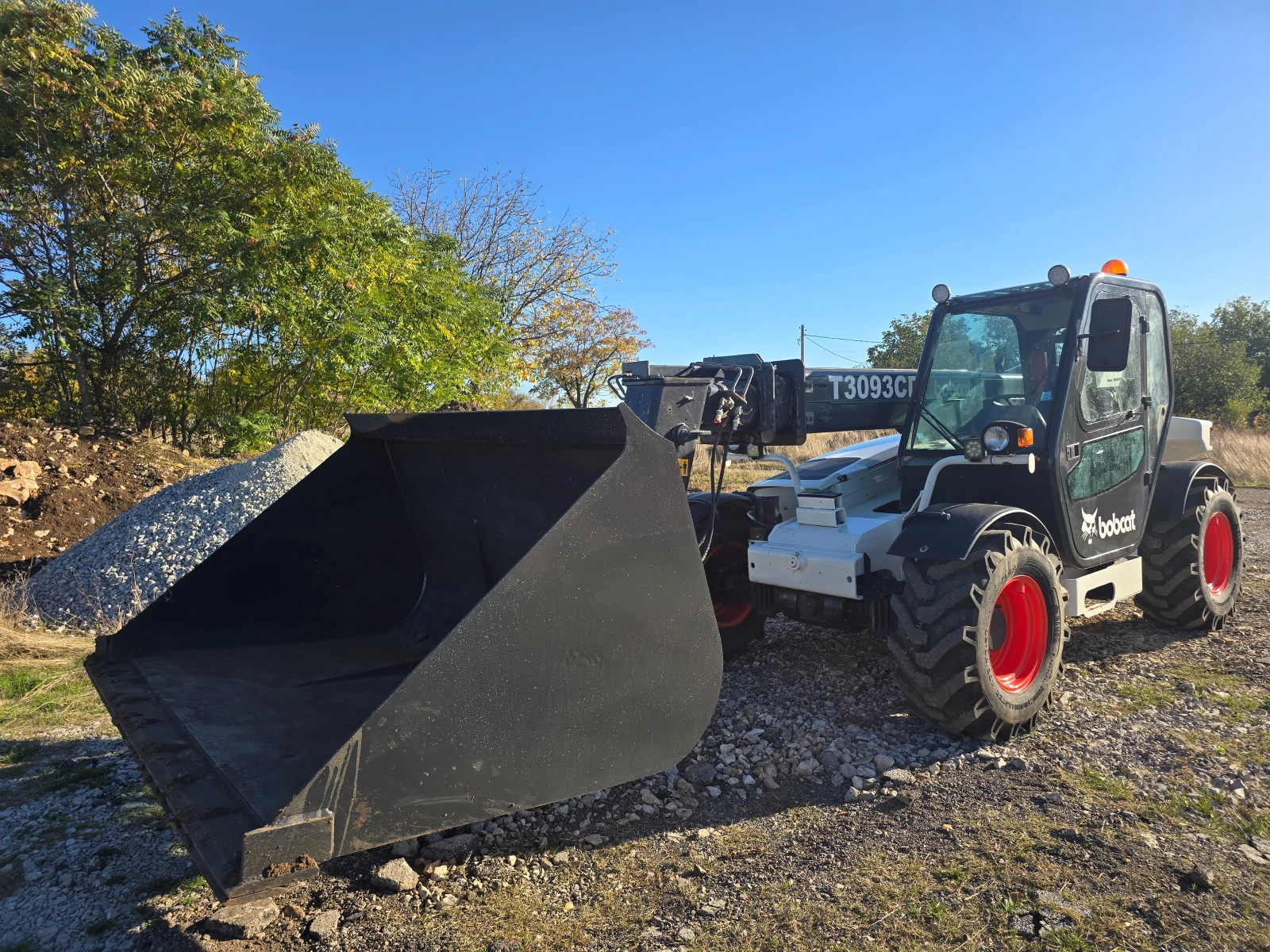 Телескопичен товарач Bobcat T3093, снимка 6 - Селскостопанска техника - 54330646