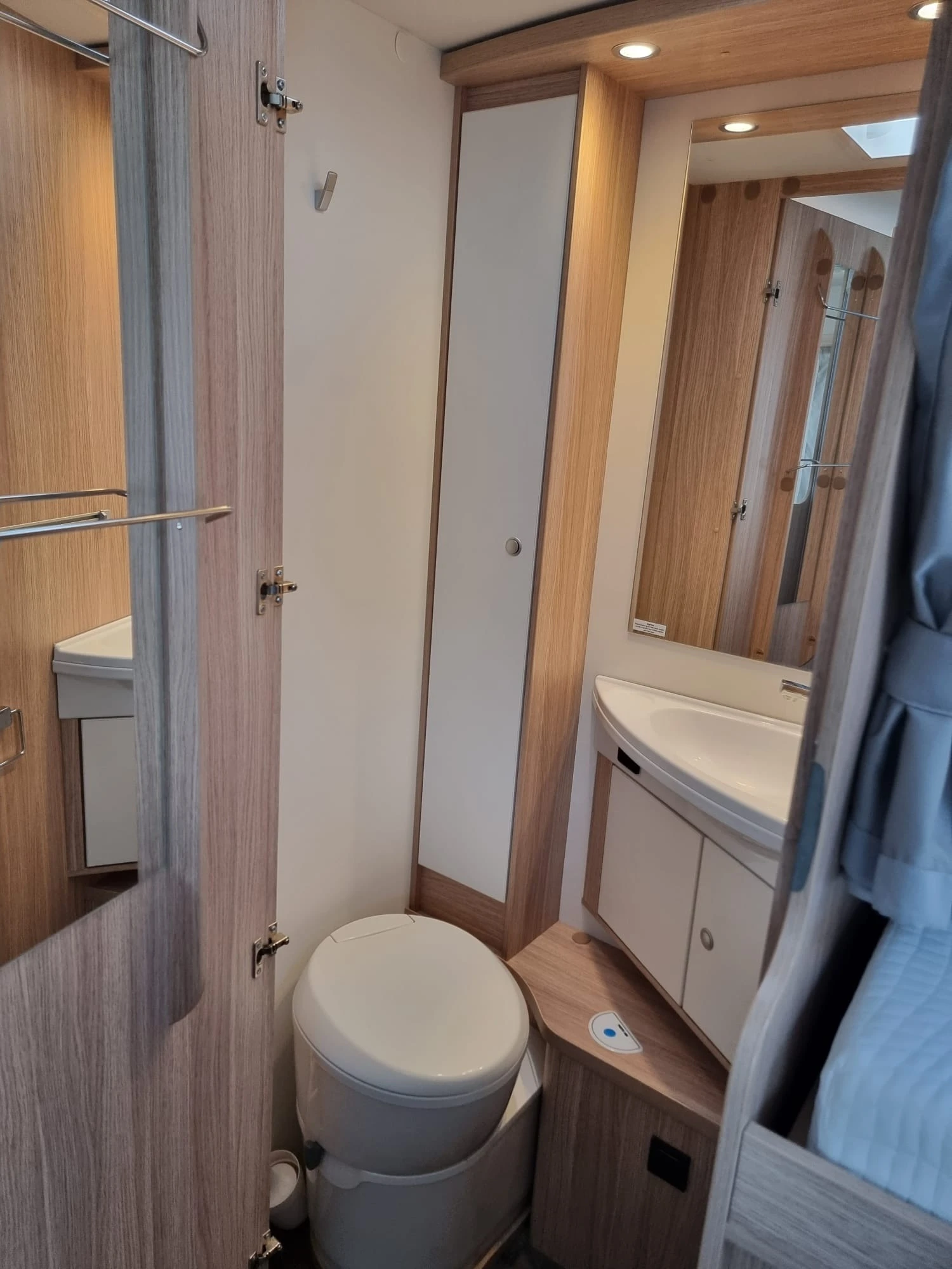  SUNLIGHT T68 | Mobile.bg   16