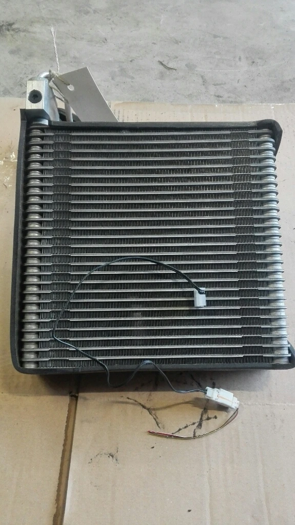 Радиатор климатик вътрешен Нисан Мурано 3.5Б (5)