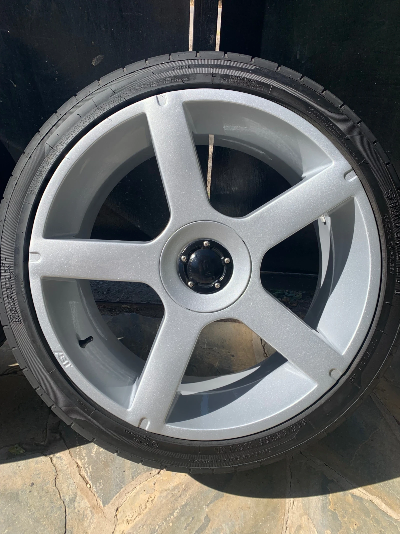 ���� � ������ 285/35R22 | Mobile.bg � ����������� 1