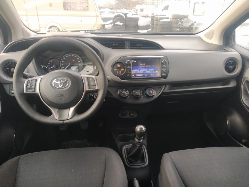 Toyota Yaris 1.5i  VVTI, снимка 11 - Автомобили и джипове - 48713408