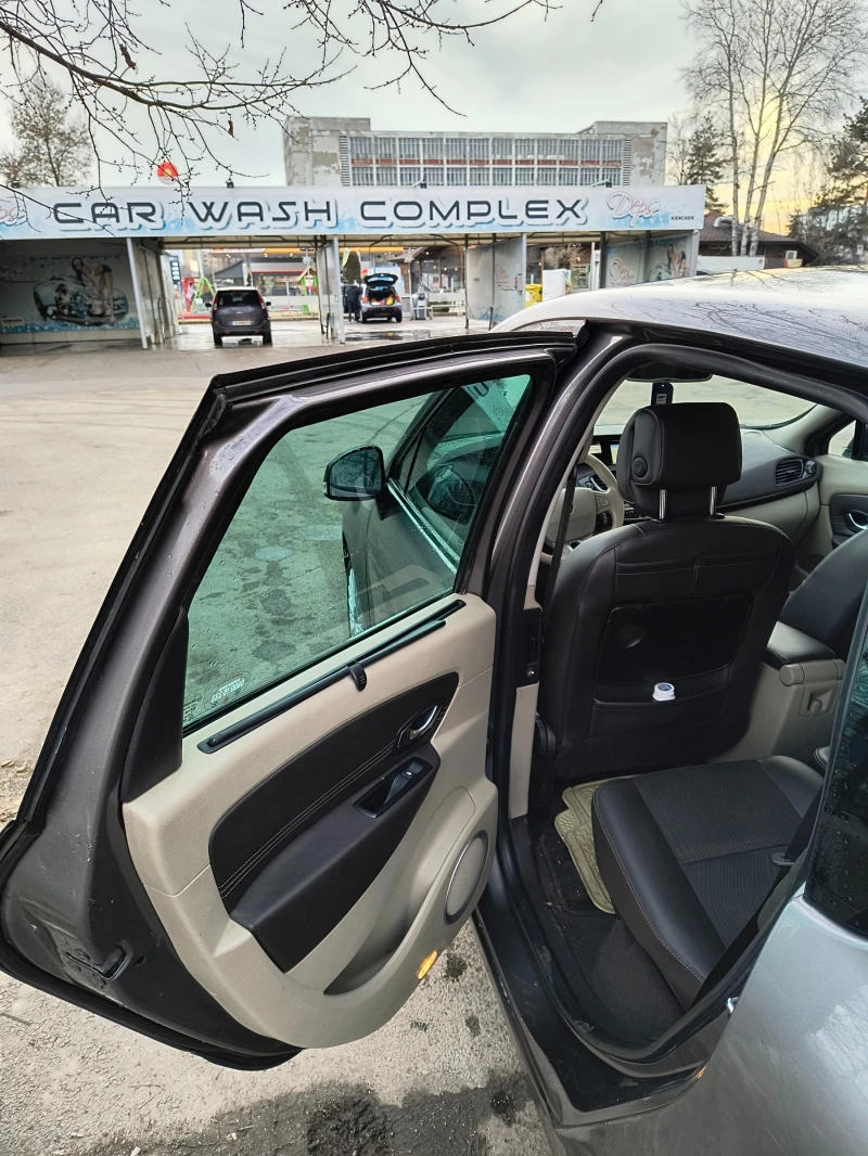 Renault Scenic, снимка 7 - Автомобили и джипове - 48843226