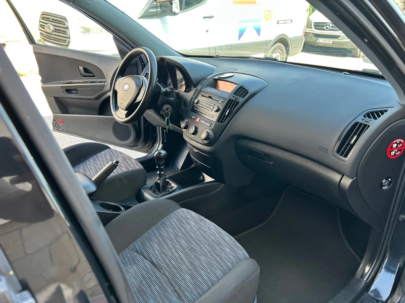 Kia Ceed 1.4i БЕНЗИН, снимка 9 - Автомобили и джипове - 50786670