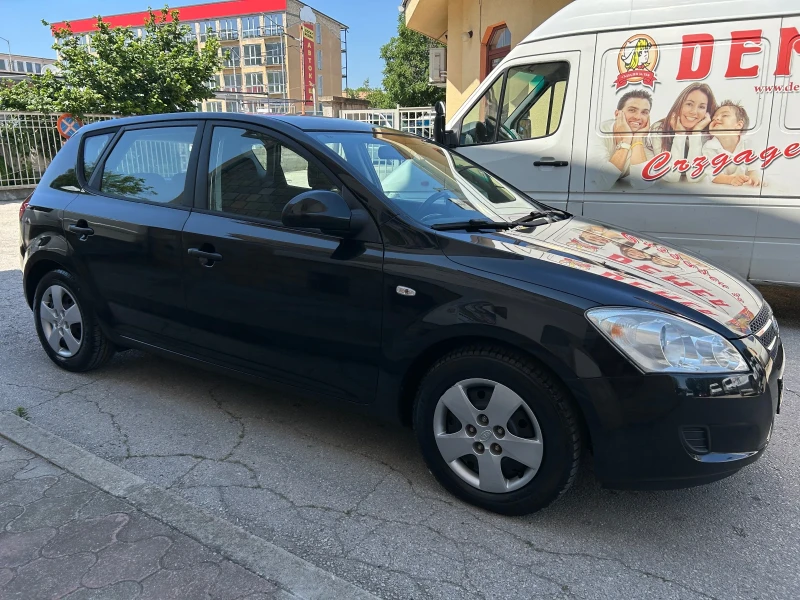 Kia Ceed 1.4i БЕНЗИН, снимка 4 - Автомобили и джипове - 50786670
