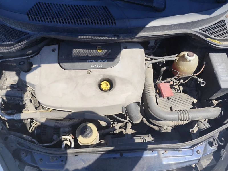 Renault Scenic 1.9DTI, снимка 7 - Автомобили и джипове - 51326745