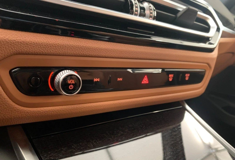 BMW 320 d TOURING XDRIVE M-SPORT LED CAMERA, снимка 9 - Автомобили и джипове - 51508877