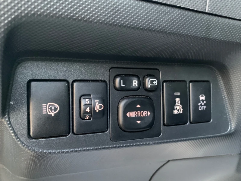 Toyota Auris 1.4D4D.FACE.NAVI.Много хубава!!!Собствен лизинг!!!, снимка 14 - Автомобили и джипове - 52738650