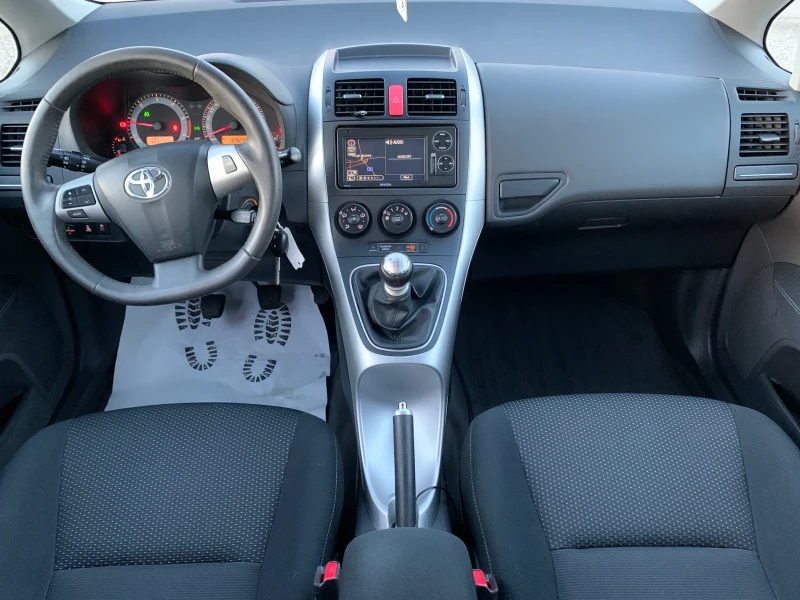 Toyota Auris 1.4D4D.FACE.NAVI.Много хубава!!!Собствен лизинг!!!, снимка 13 - Автомобили и джипове - 52738650