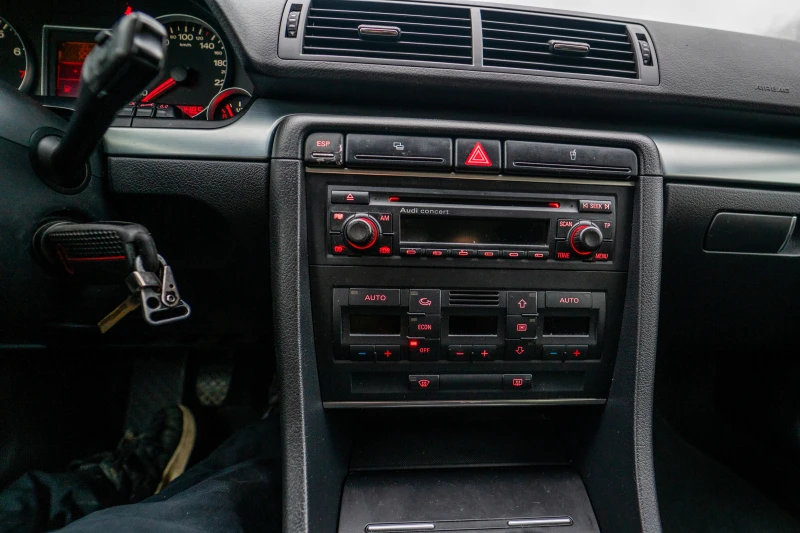 Audi A4 ALT, снимка 16 - Автомобили и джипове - 53064843