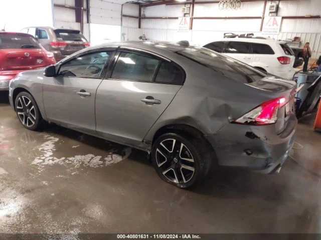 Volvo S60 T5 AWD Dynamic - изображение 3