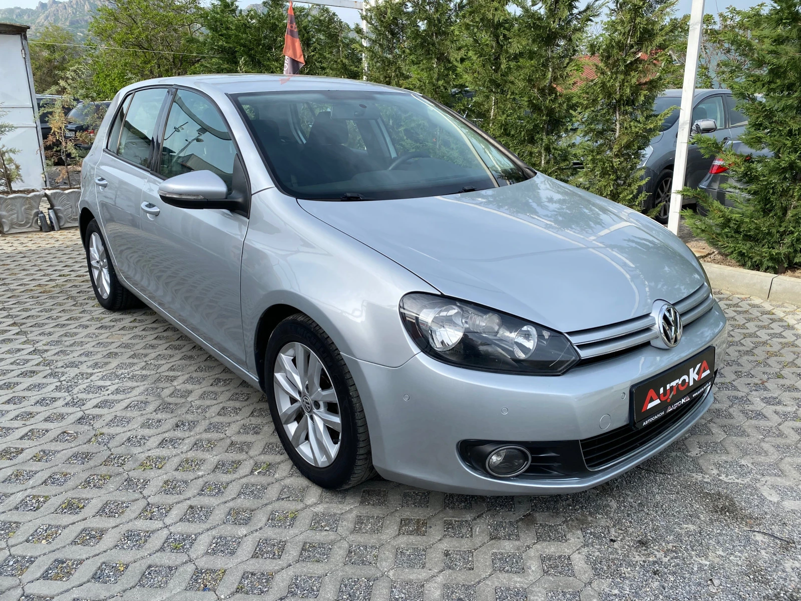 VW Golf 2.0TDI-140кс= 6ск= PARK ASSIST= АВТОПИЛОТ= НАВИ= E - изображение 2