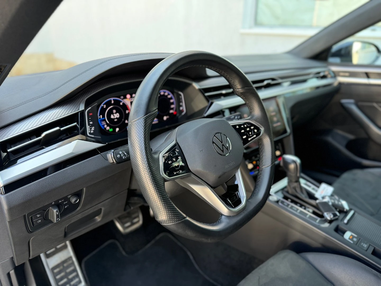 VW Arteon R-Line 2.0 TDI SCR 4MOTION DSG - изображение 5