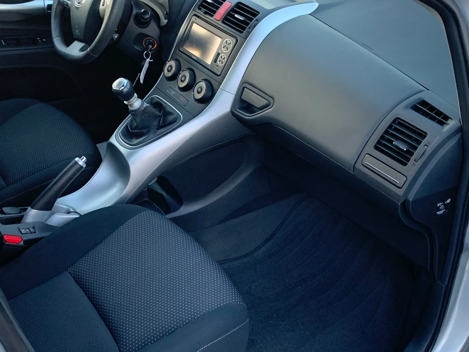 Toyota Auris 1.4D4D.FACE.NAVI.����� ������!!!�������� ������!!! | Mobile.bg � ����������� 11