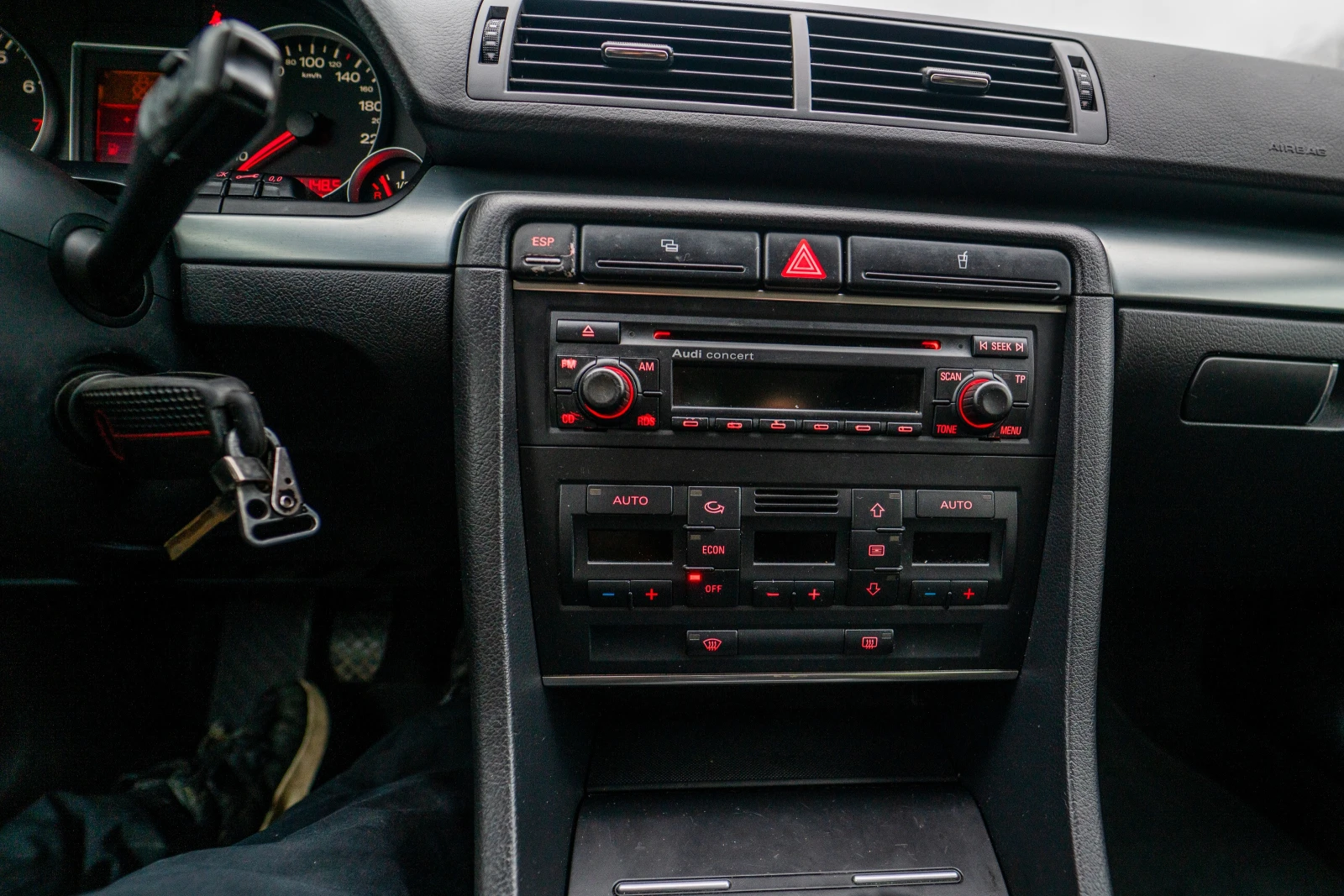 Audi A4 ALT, снимка 16 - Автомобили и джипове - 53064843