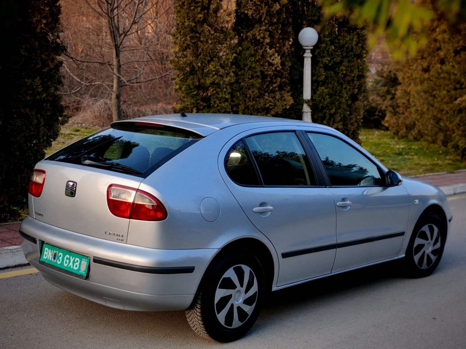 Seat Leon 1.9TDI(110)* FACELIFT* НОВ ВНОС* , снимка 7 - Автомобили и джипове - 53863685