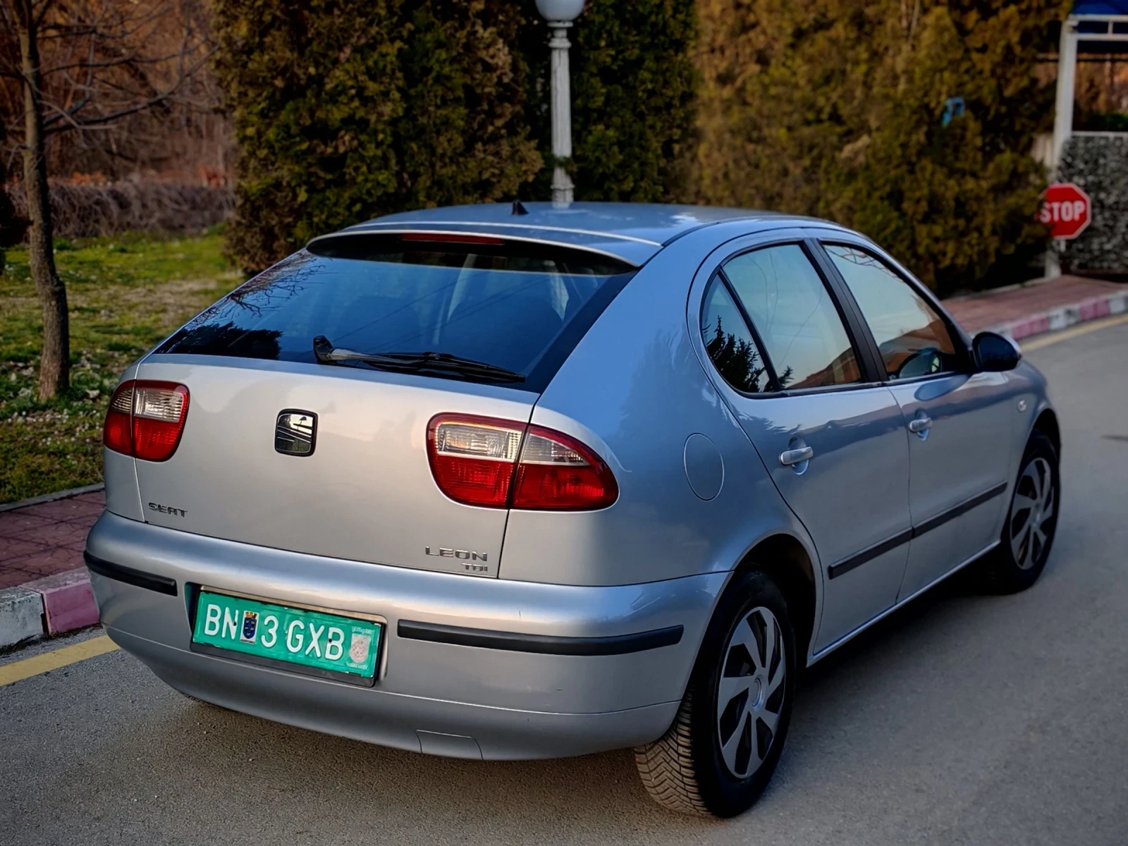 Seat Leon 1.9TDI(110)* FACELIFT* НОВ ВНОС* , снимка 6 - Автомобили и джипове - 53863685
