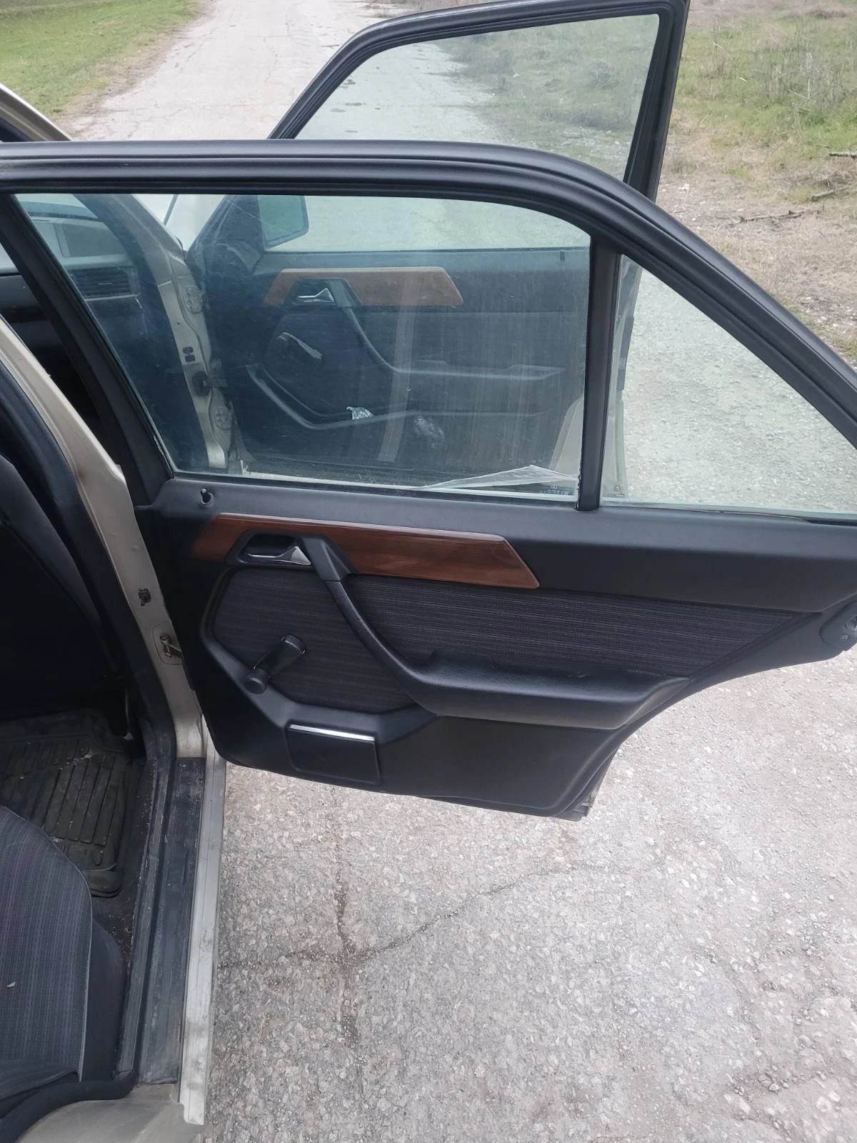 Mercedes-Benz 124 2.0 дизел на ЧАСТИ, снимка 7 - Автомобили и джипове - 53950890