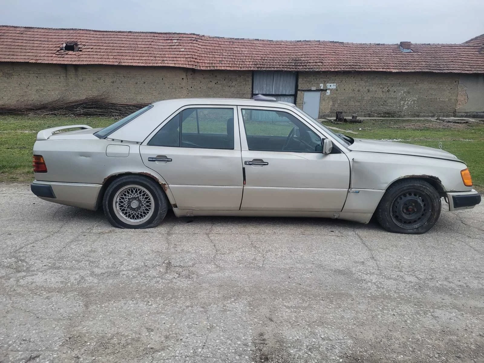 Mercedes-Benz 124 2.0 дизел на ЧАСТИ, снимка 16 - Автомобили и джипове - 53950890