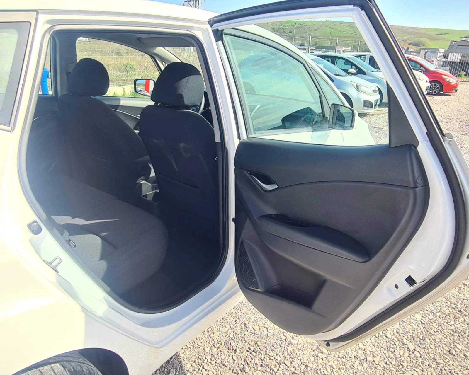 Hyundai Ix20 1.4CRDI-90�.�.�������* �����������* ��������*  | Mobile.bg � ����������� 4