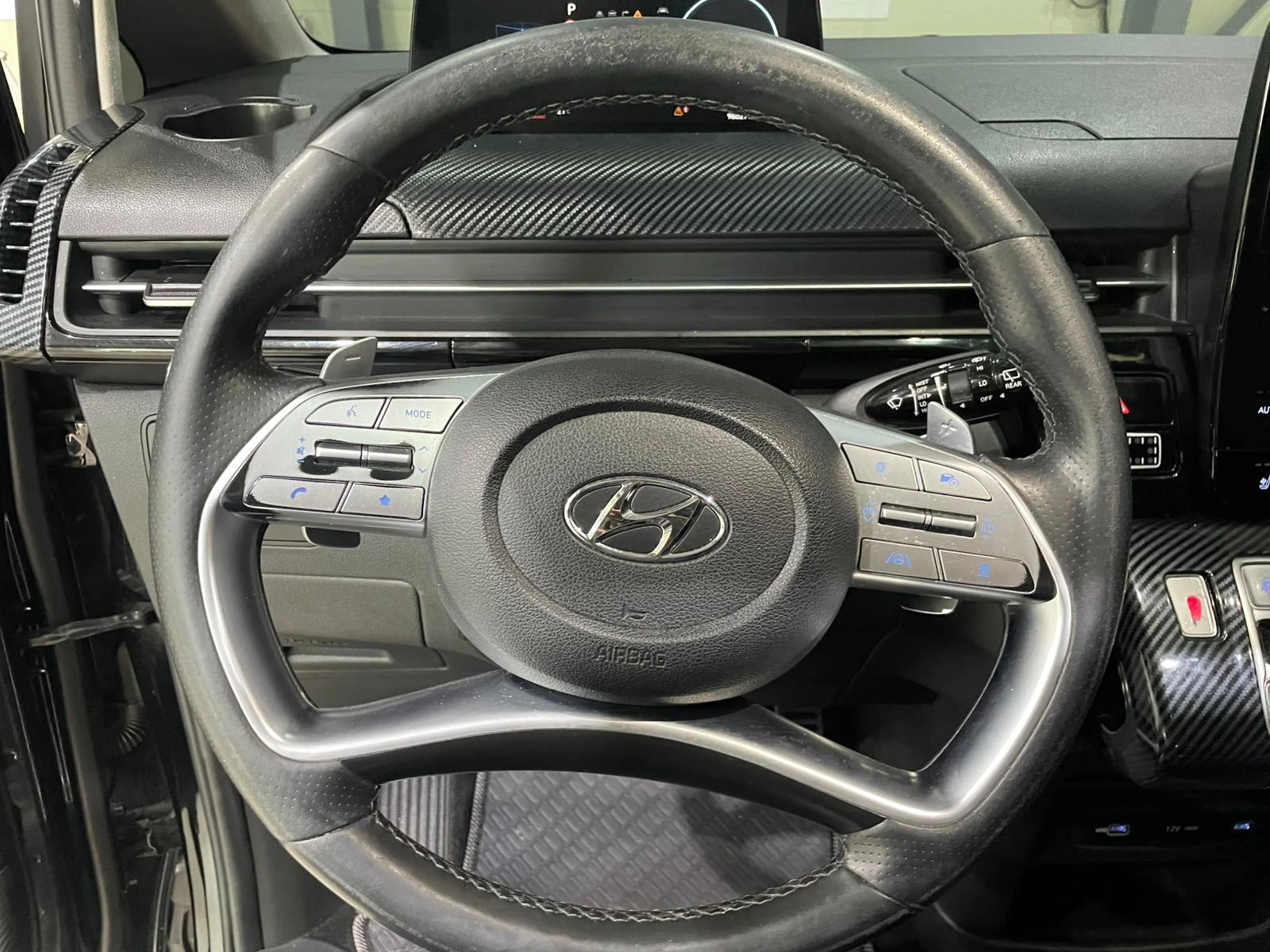 Hyundai Staria 3.5 V6 LPi Lounge 8+ 1 ! Inspiration !, снимка 15 - Автомобили и джипове - 54932223