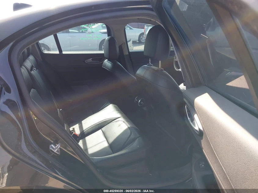 Alfa Romeo Giulia 2.0l Rwd, снимка 8 - Автомобили и джипове - 55586544