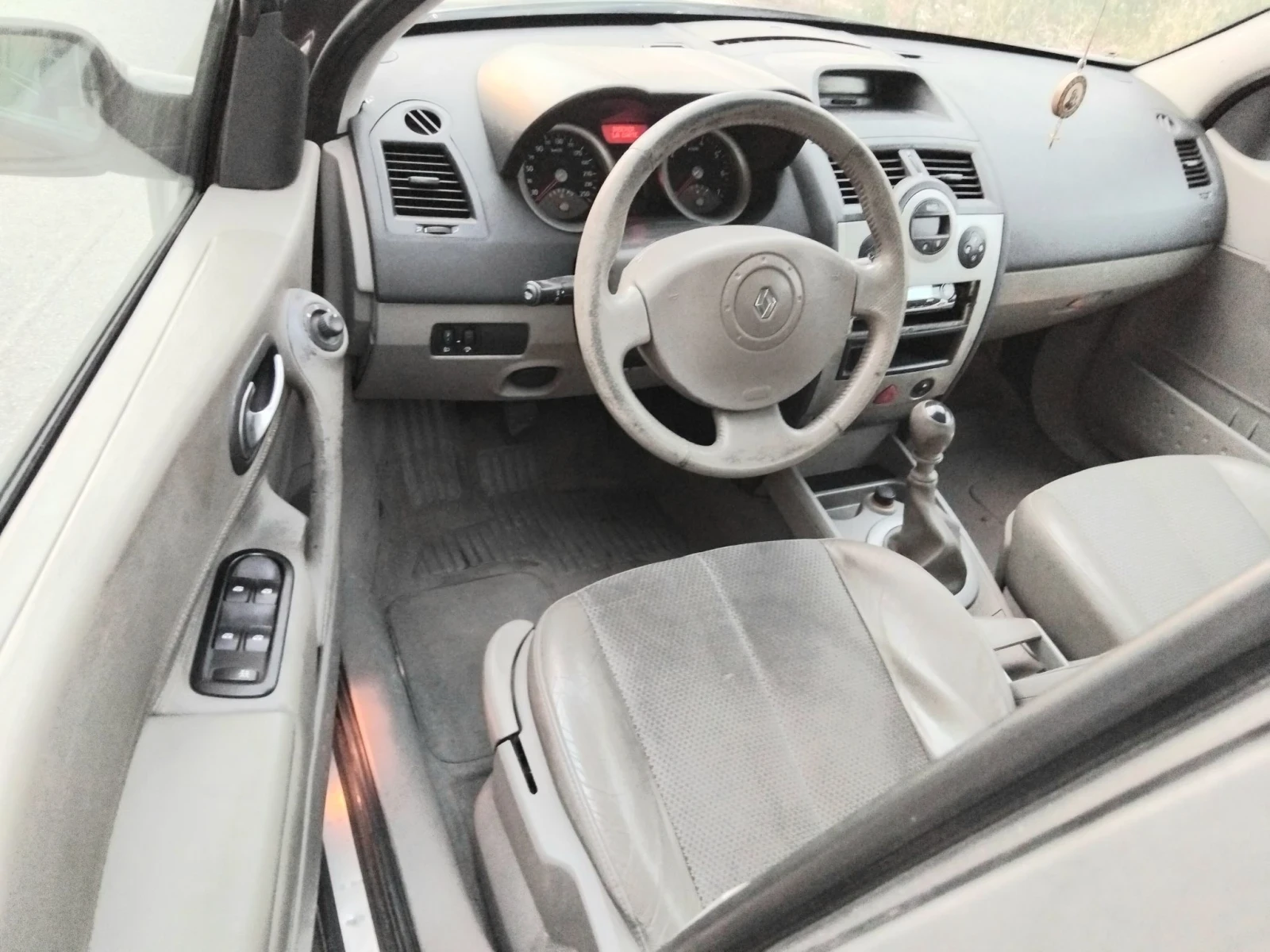 Renault Megane 2.0i.135k.+ КЛИМА. БЕНЗИН , снимка 16 - Автомобили и джипове - 55669244